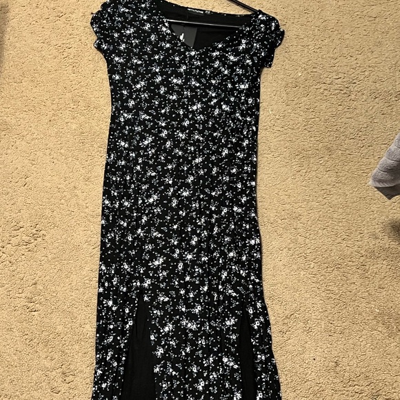 Black floral split dress - Picture 2 of 3